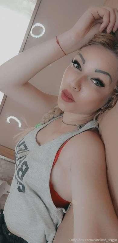 Do you wanna cum on that sexy face so I swallow you spem rom..