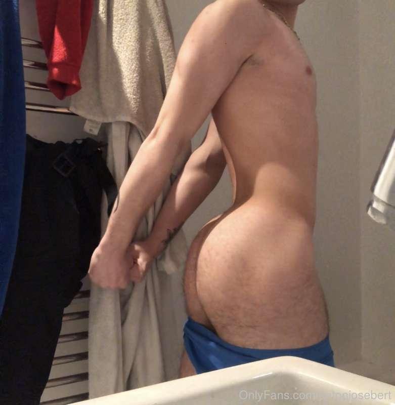I thought yall would love some ass hehehe, long vids coming ..