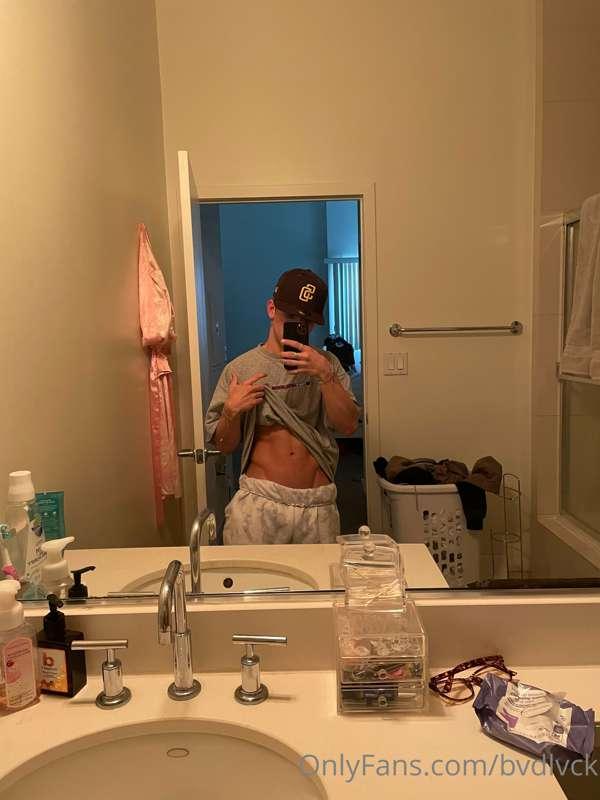 it’s my bday 😈🎂 dm me if you wanna see more 🙈