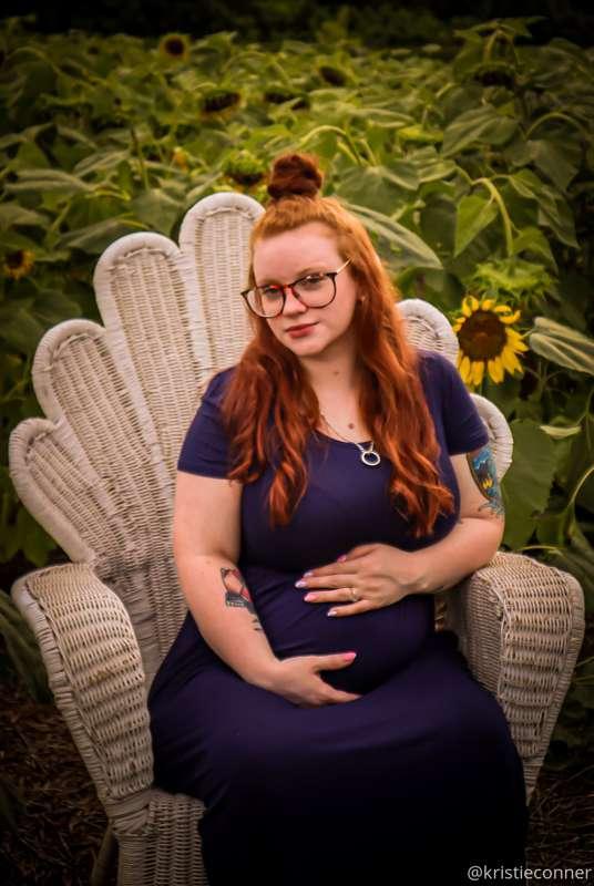 Here’s a little sneak peek into maternity photos my doula to..