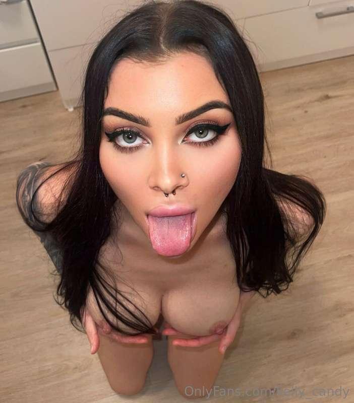 GORGEOUS ANGEL @berry_femme WILL FULFILL YOUR HOT DREAMS🤤😍 T..