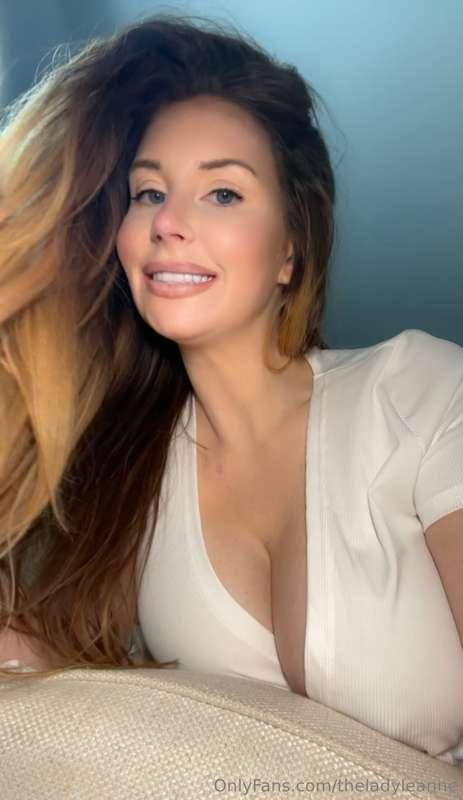 What’s more important to you in a woman? Great boobs or grea..