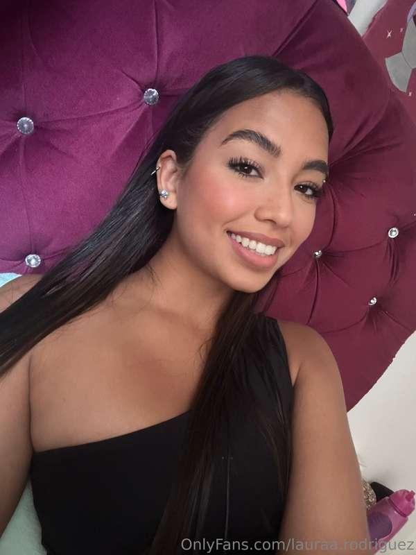 Eyes like art, soul like a secret. 🥰