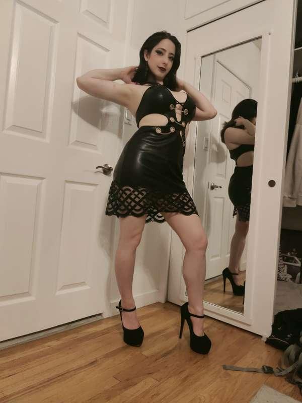 Date looks for day and night! 