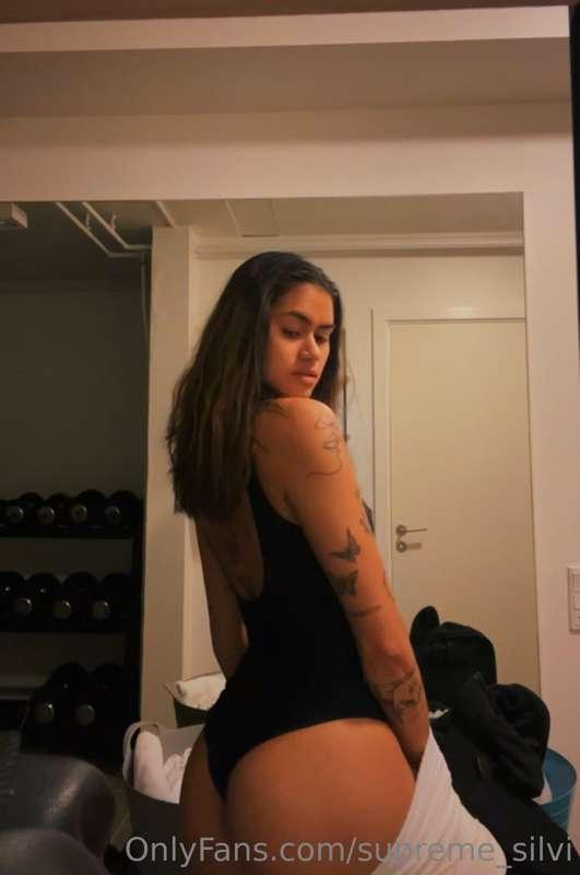 Training that juicy booty😜🍑