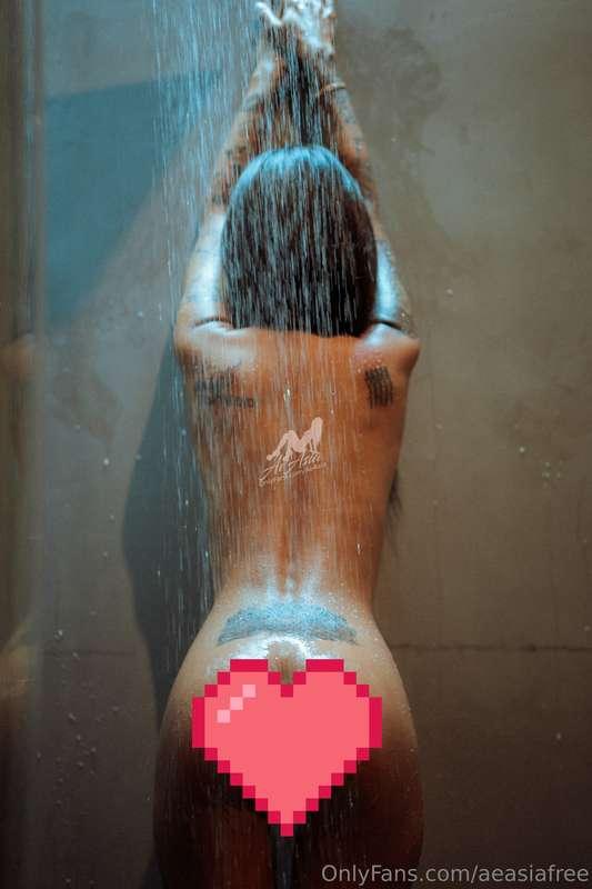 Can you bend me over and fuck me in the shower just like thi..