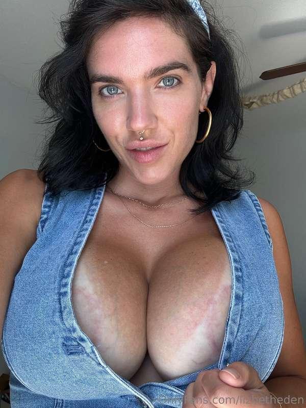 Wanna lil peek at these birthday boobs?