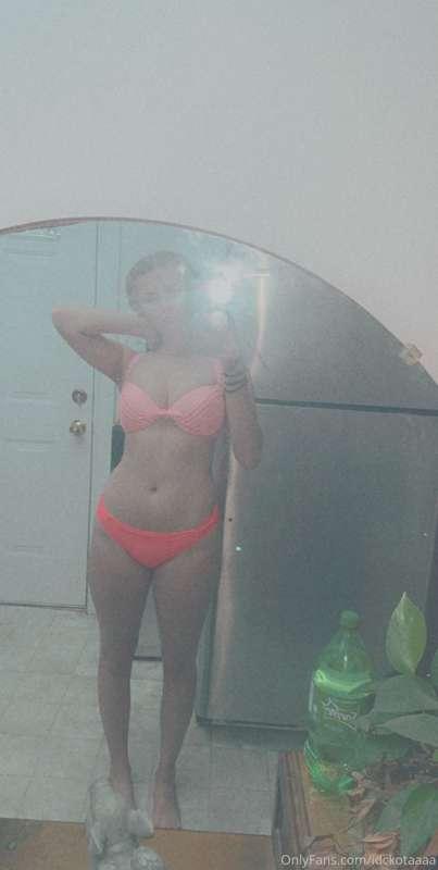 Tell me which bathing suit suits me more!