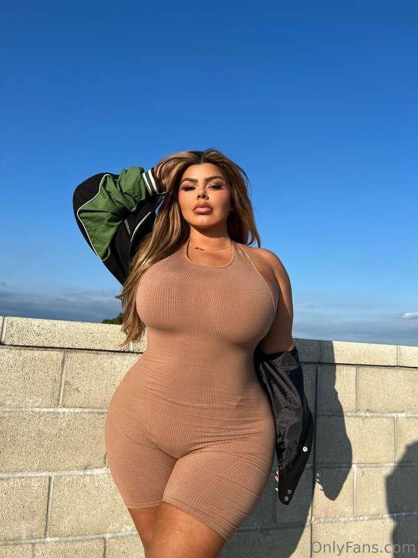 Flawless curves 😘