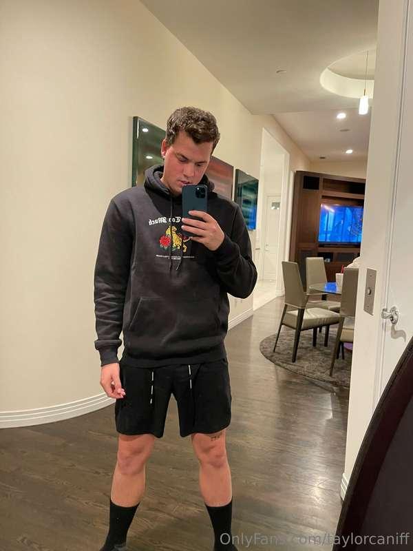 sup fam, i'm back so DM my ass