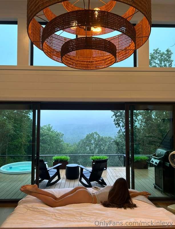 i need to take a lil trip somewhere cute ;)