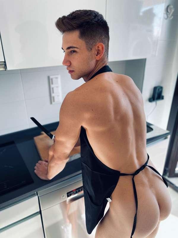 hello baby, today I am your personal chef 😘😘👨🏽‍🍳 we make som..