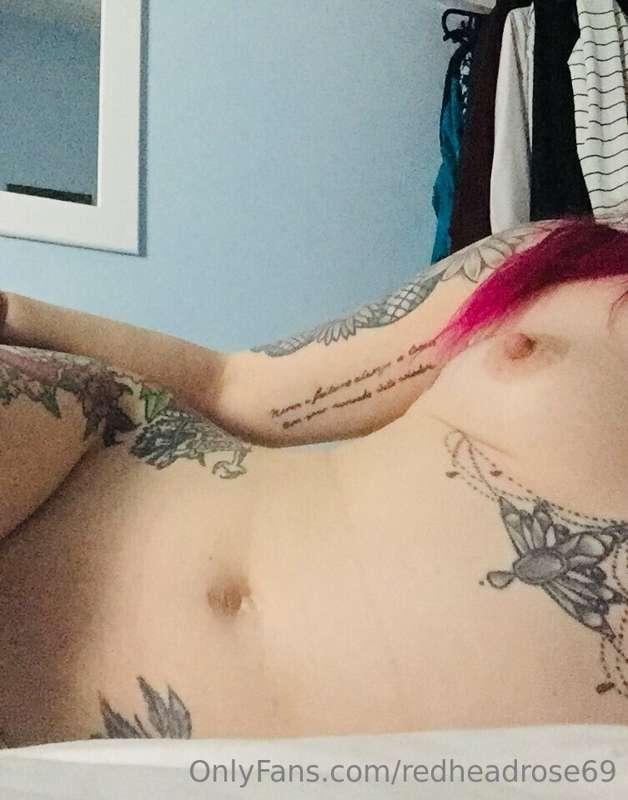 PHOTO SET 😈  - 10 photos of this tiny curvy tattooed body, t..