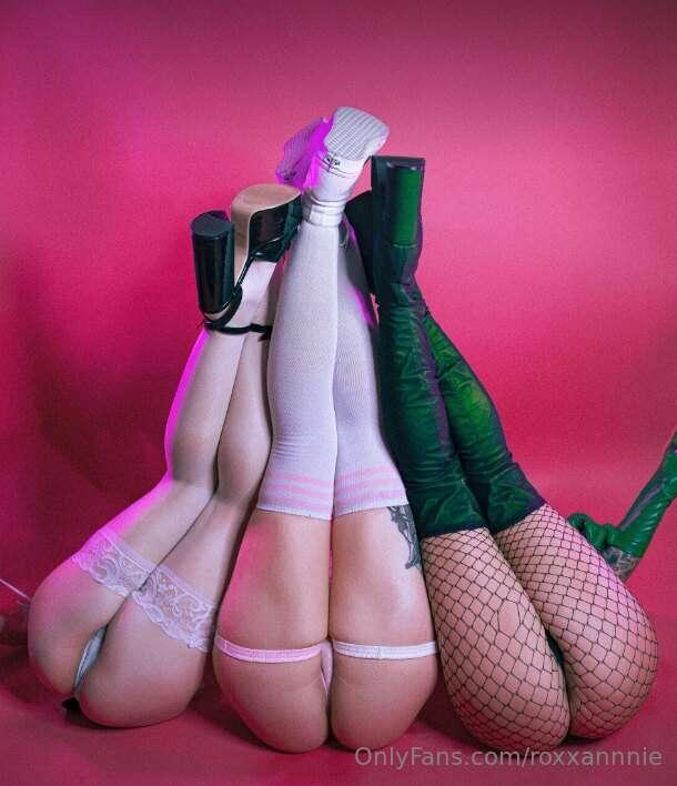 Who wants to see us fuck? dm me 😋