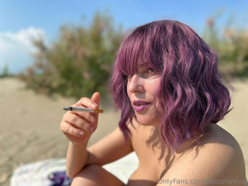 jojosmoking image #1