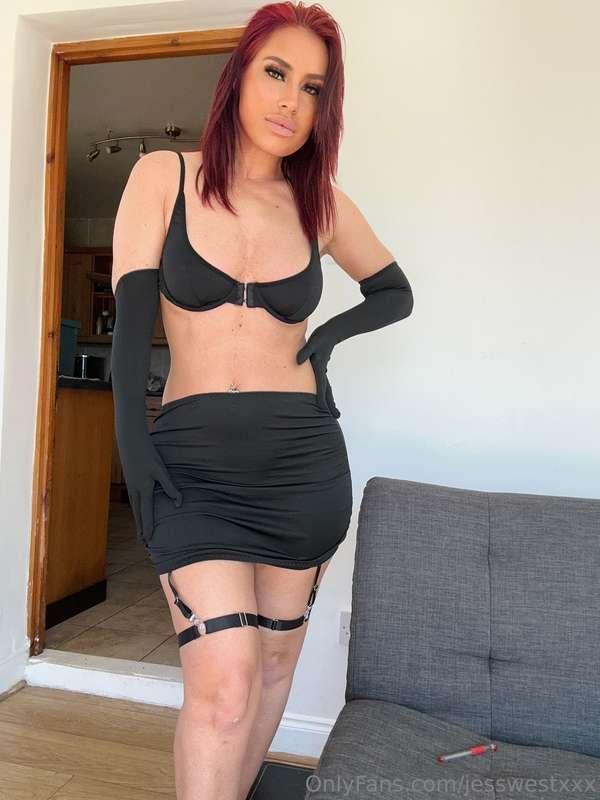 slutty secretary at your service 👀