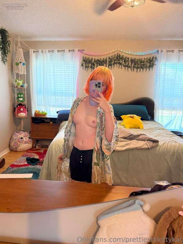 Where'd you look first? My new haircut or my perky tits? 💞