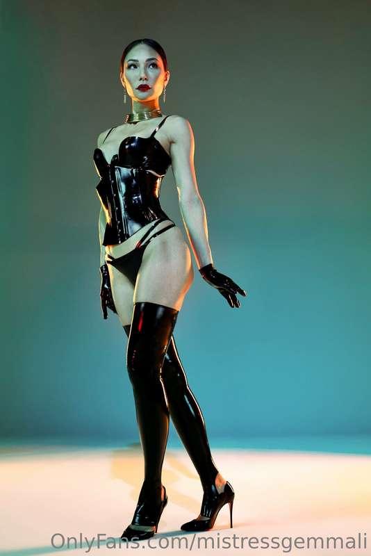 *You're going to empty your wallet for me on this post becau..