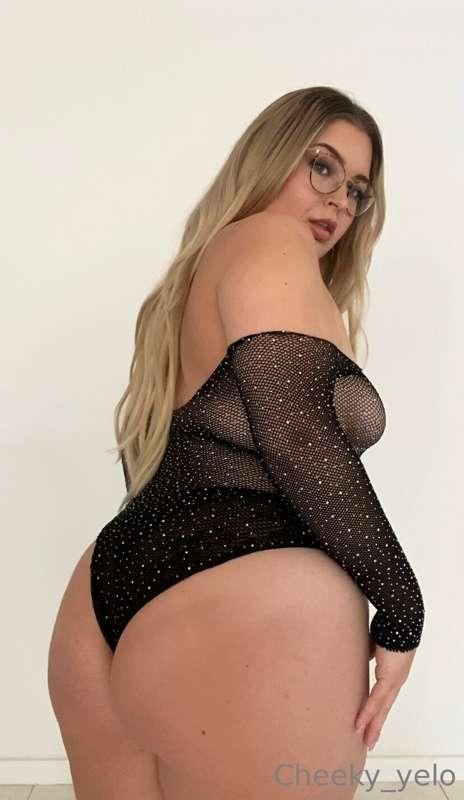 my ass always swallows the thong