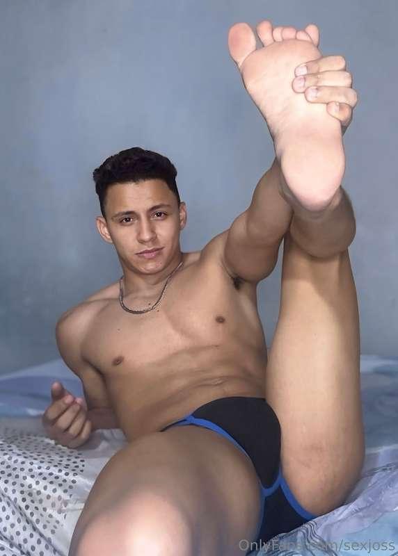 I consider myself kinky and dominant 😼so this is for you ❤️‍..