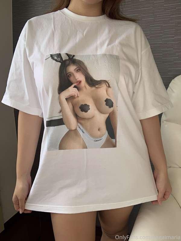 〜ファンクラブの皆様限定〜マリアオリジナルデザインTシャツ発売中👚〜
（XLサイズ着用)
私の写真がプリントされたTシャ..