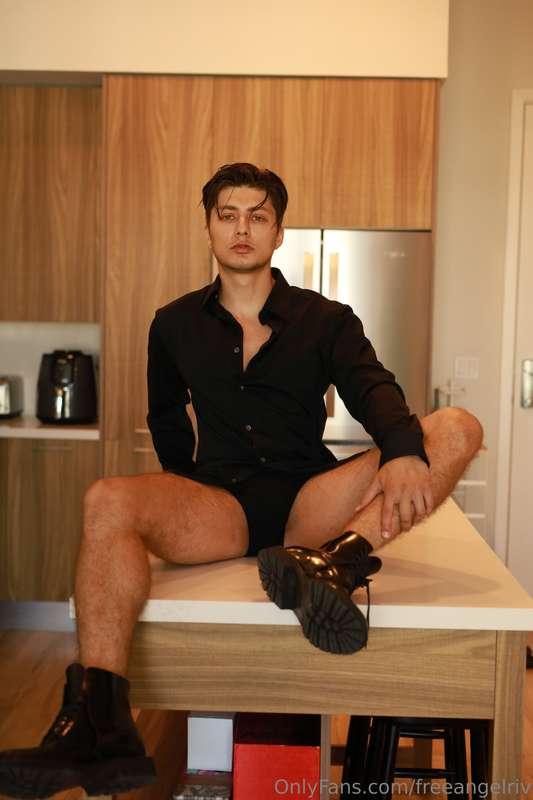 New photos of me. See more on my sub page ! @angelriveraxxx ..