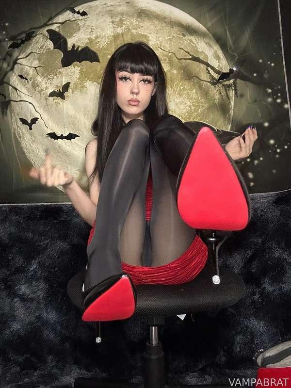 madamzombodomme image #3