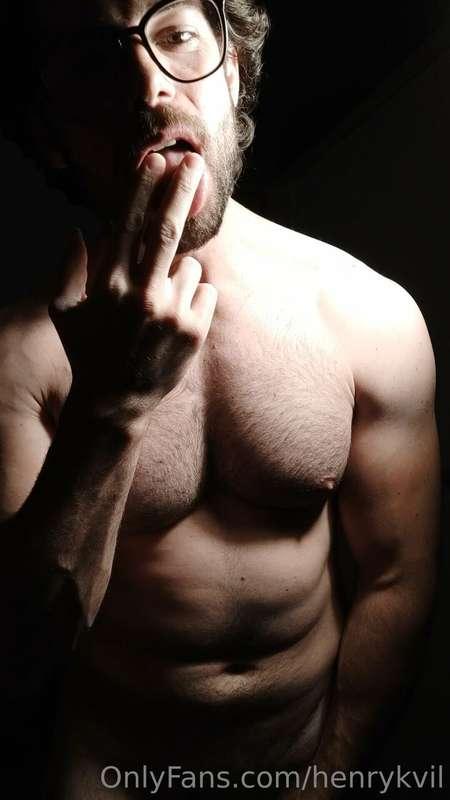 henrykvil image #4