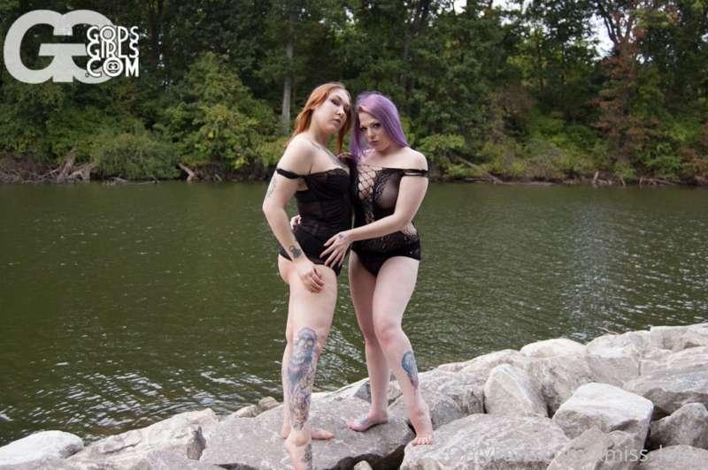 Two is better than 1! Tip $7 for the the full set 🌺
Also fol..