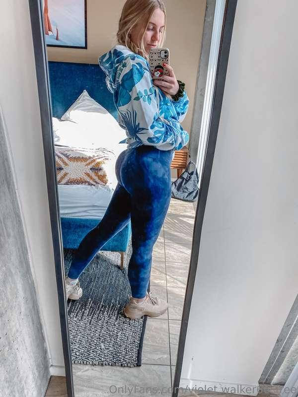 Little morning mirror checks 📸 … you’d lose it if you saw ho..