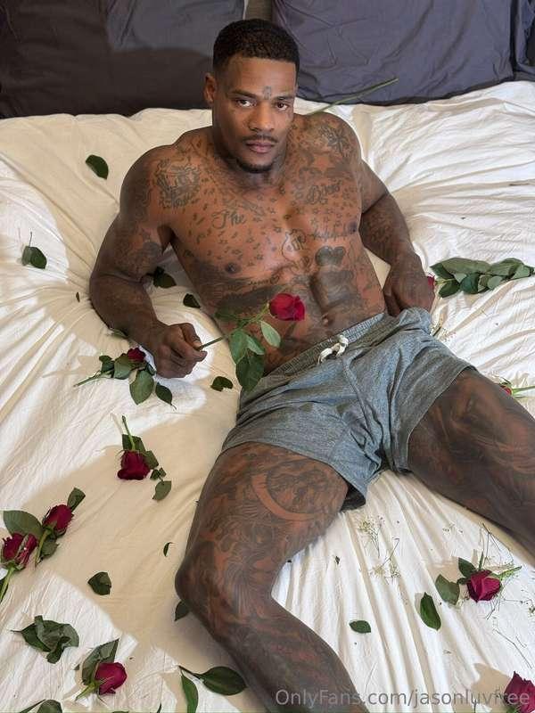 I’m waiting for the one👀 who’s gonna let me be their Valenti..