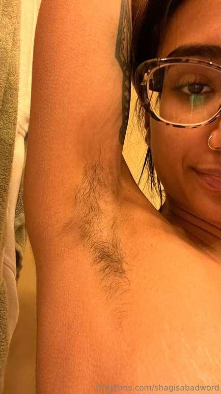 Enjoy the hairy armpit :):) I haven’t shaved for a whole mon..