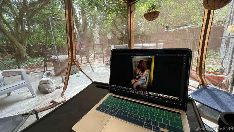 Working on a new photoset in my favorite office on my lunch ..