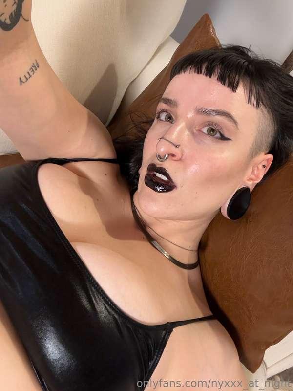 🖤🖤🖤