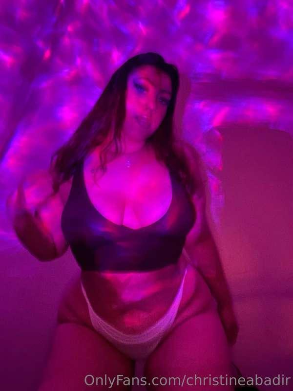 Hips that make you think about it moving. 💕