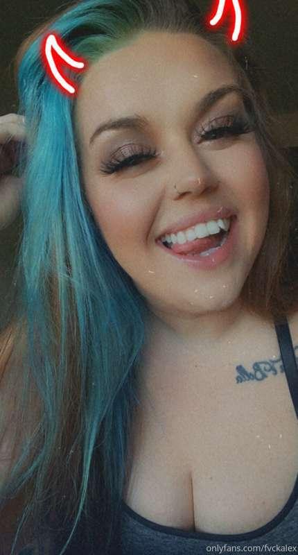 alexa, play 'i'm blue' by eiffel 65 🦋🖤