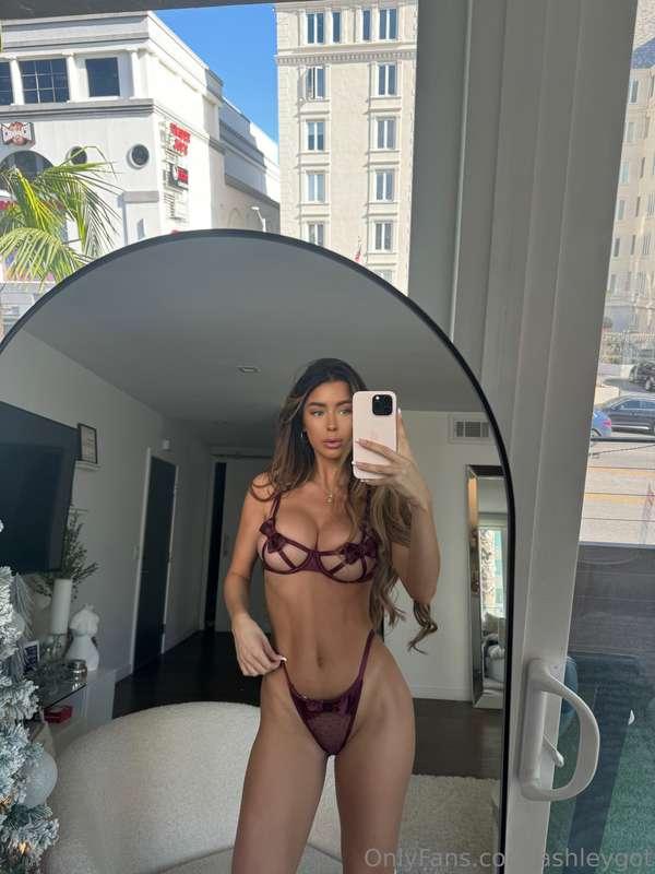 tell me what you'd do if i pulled up wearing this 💋