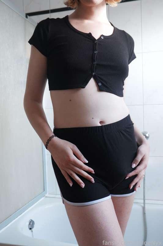 chloenyx image #1