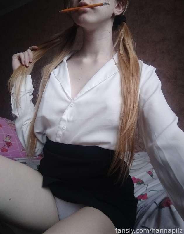 😜

❀ #petite #skinnygirl #pale #18yo #student #schoolgirl #babygirl #skirt #blonde ❀