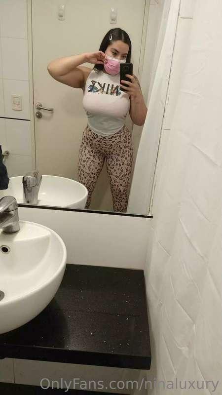 Ready to go to the gym, will you join me? 🍑😈