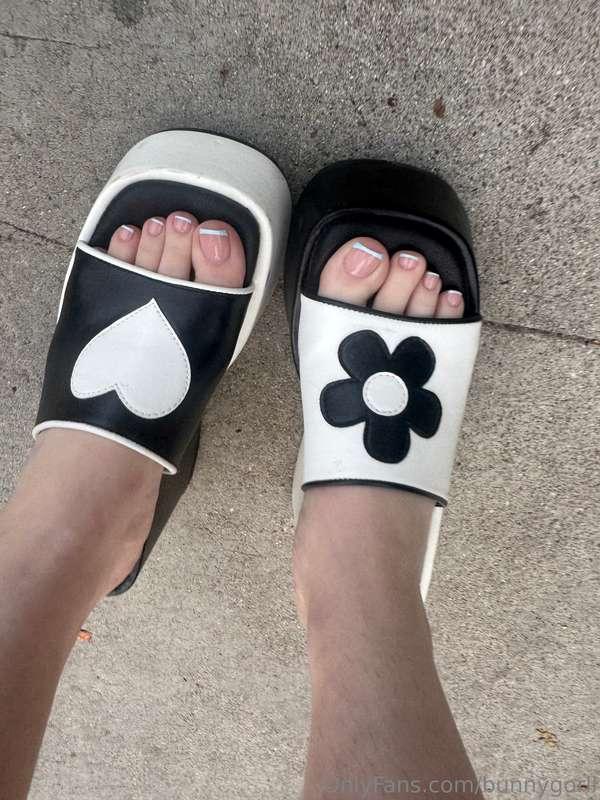 where my feet guys at? i get pedicures but no one wants to s..