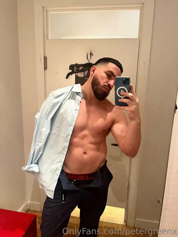👔
