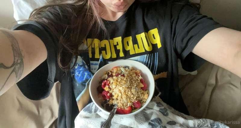 My go-to morning breakfast!
- Vegan coconut milk yogurt 🐮🤍🥥
..