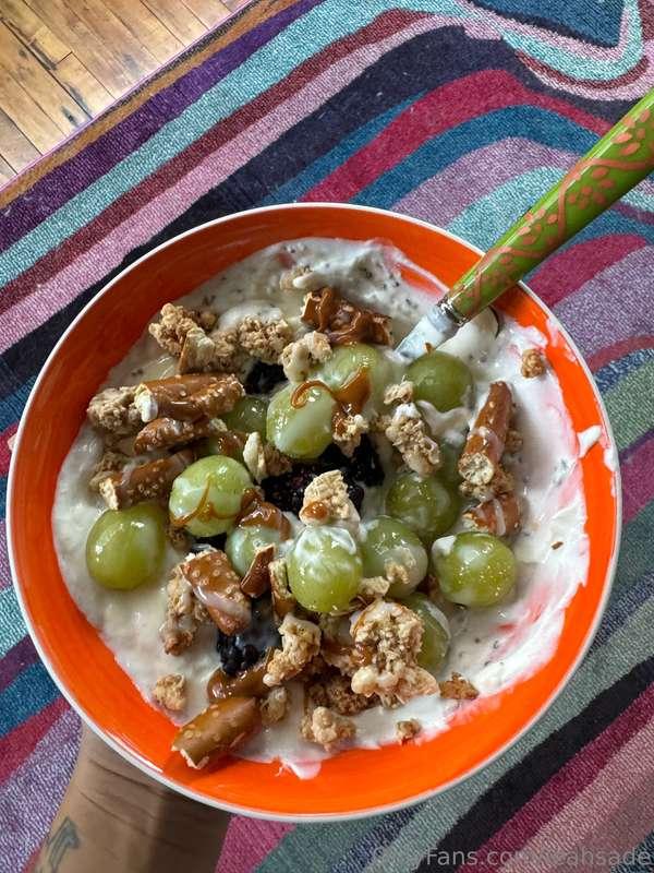 I love customizing my yogurt bowls! I just throw in all my f..