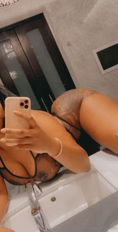 Will you fuck me while I'm bent over like this?😏