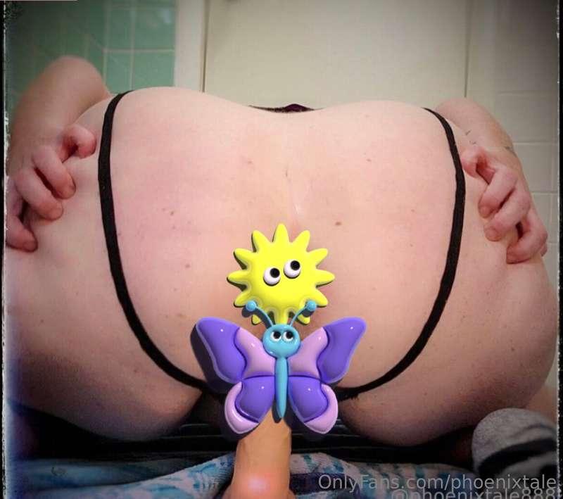 Happy hump day! Unlock or subscribe to my vip page to see pi..