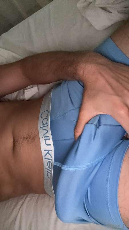 Want to see me stretch out a condom with my big cock? ⬇️