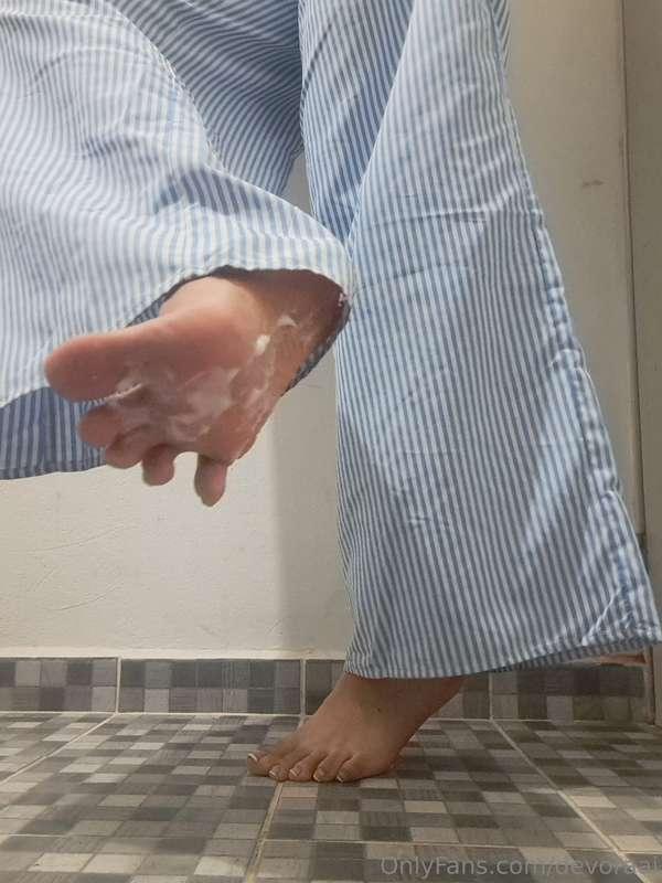 Me dejan así mis piesitos !!!🤤