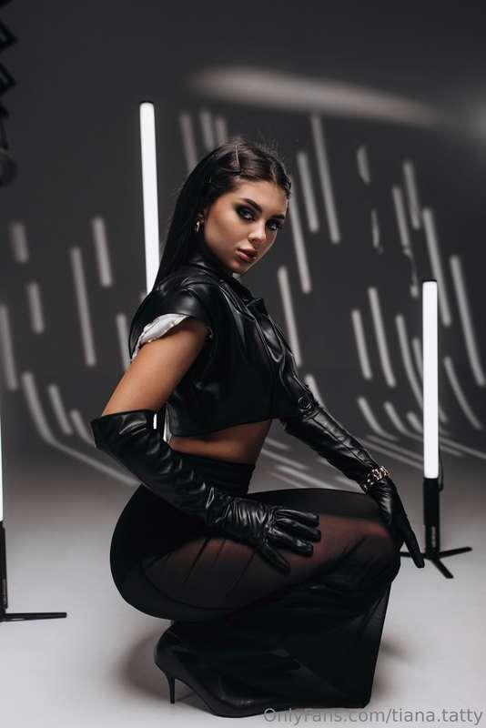 Hey guys! ✨ Quick question: What matters more to you in a gi..