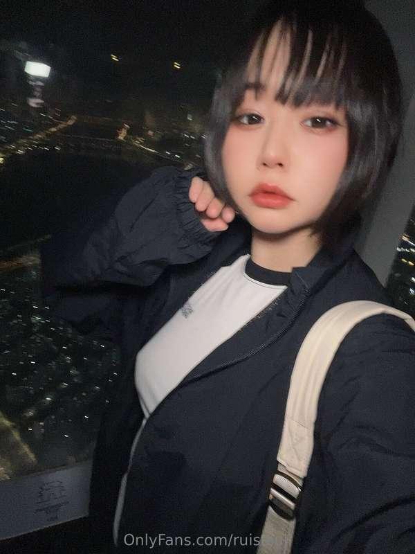 Do you like night views?or me?